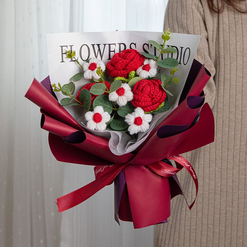 (🎁Best Mother's Day gift)Creative Roses hand woven wool bouquet