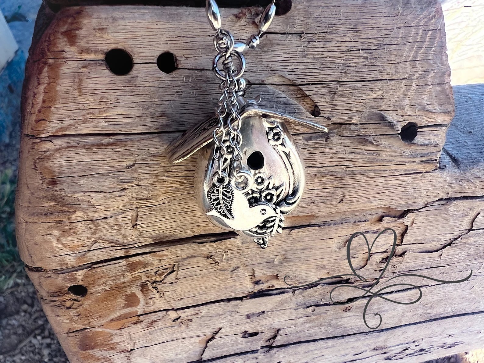 🔥Father's Day Sale: 49% OFF - 🐦Birdhouse Necklace • The 1951 