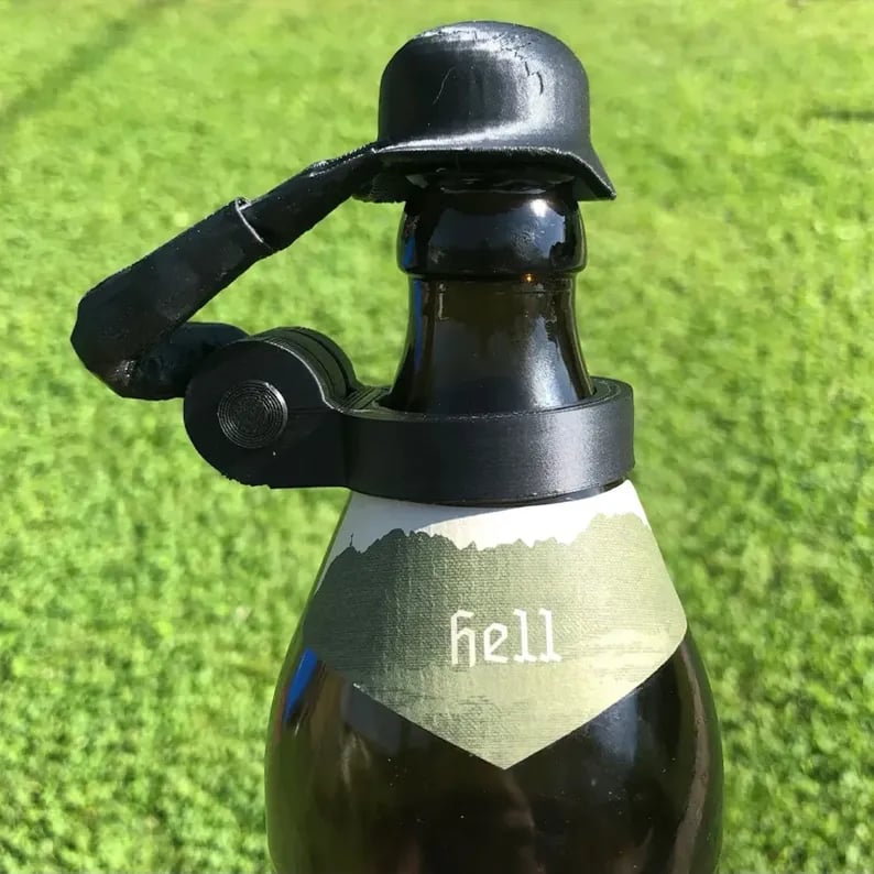 Perfektes Geschenk!🏆 Soldat Salut Bierflasche Helm