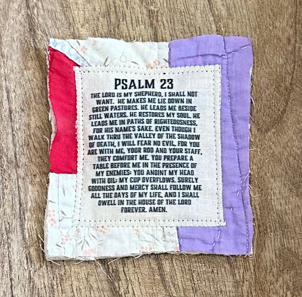 🎉Kaufe 2, erhalte 1 kostenlos🎁Gebetquilt mit Kreuz innen✝️