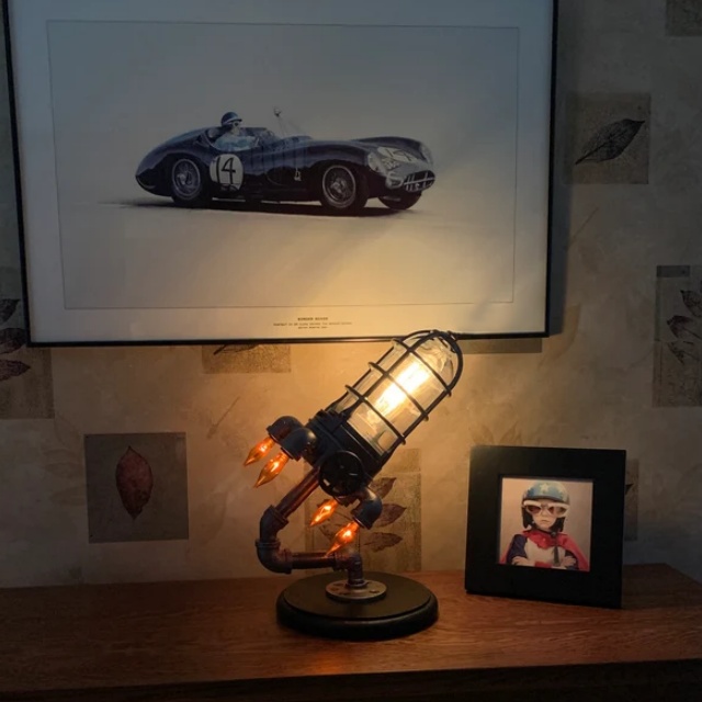 🔥HOT SALE 49% OFF - 🚀THE 'CYGNUS-X1' Steampunk Rocket Lamp