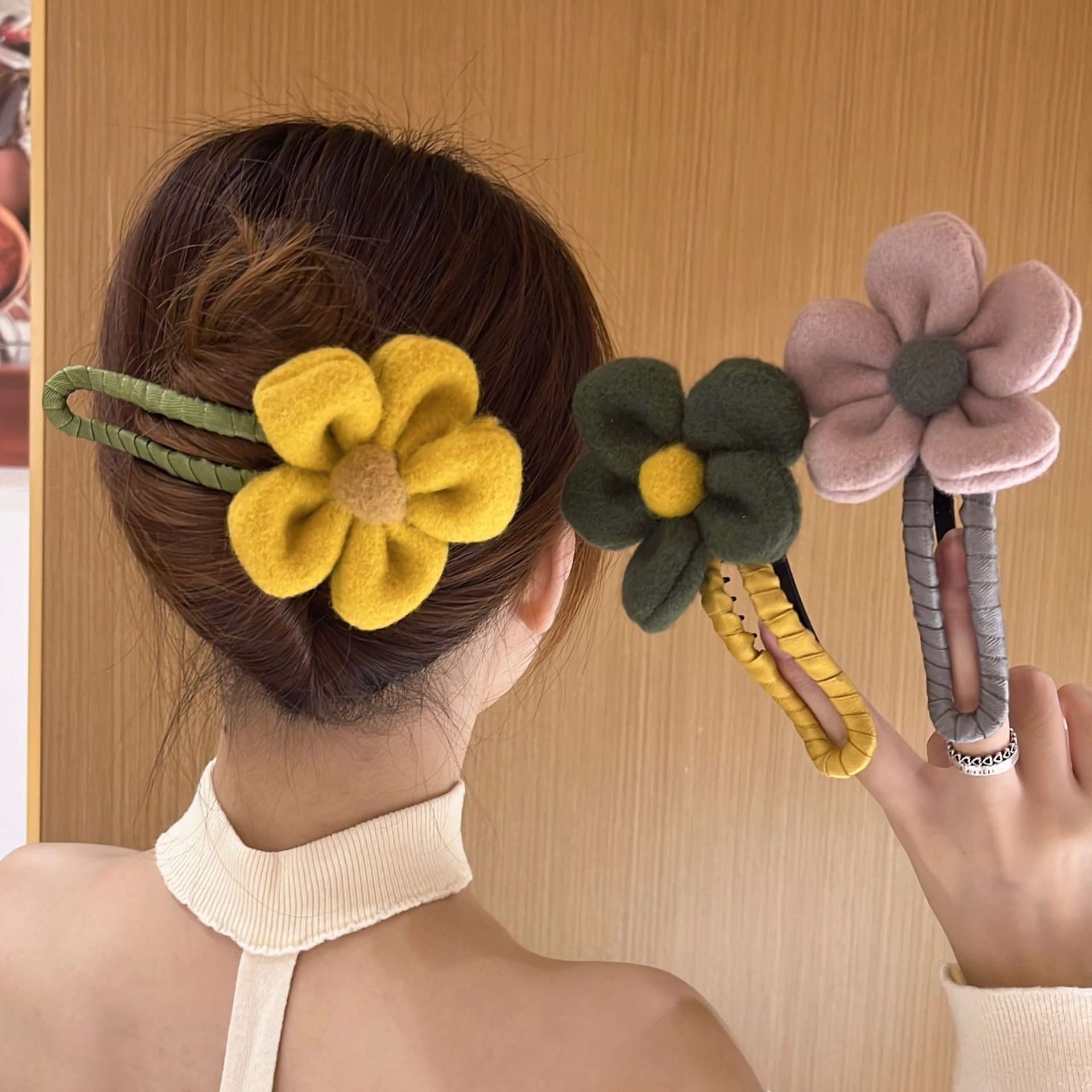 (🎄Christmas Promotion--48%OFF)Plush Flower Hair Clip(Buy 4 get Free shipping)