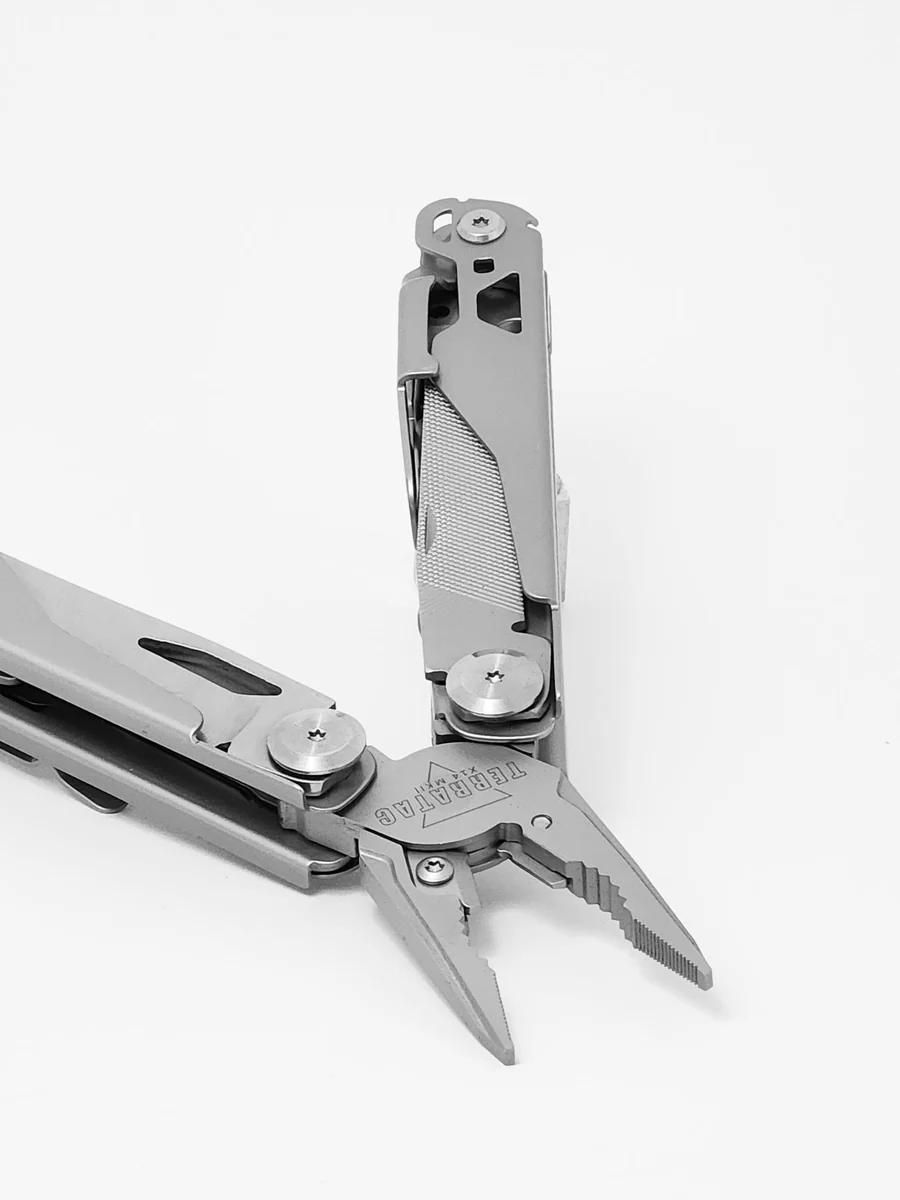 🔥Heißer Verkauf 49 % Rabatt) 🔥raerreat™ x16 EDC Multitool (Kostenloser Versand)