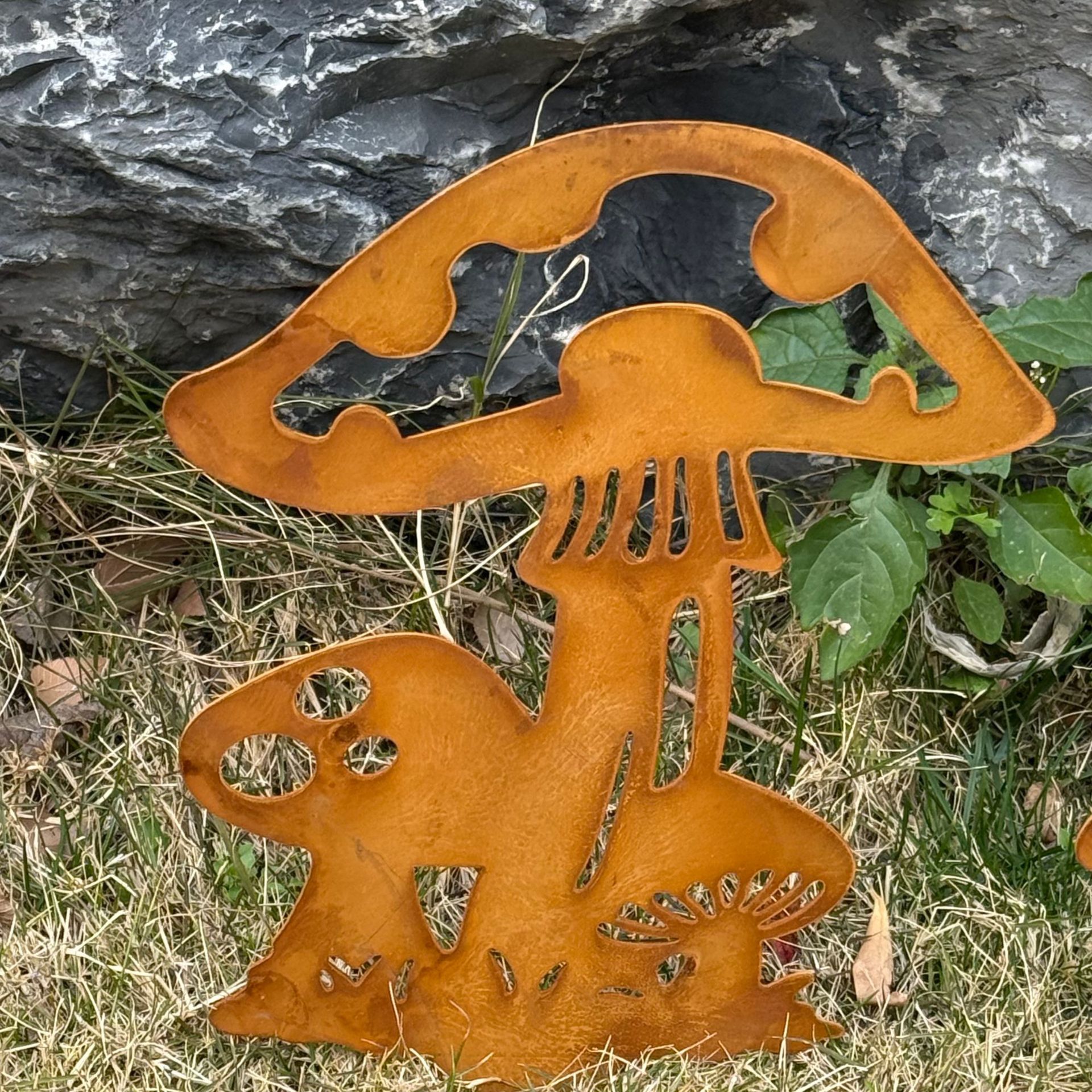 🔥 4th of July Sale – 50% OFF! Minimalist Metal Mushroom Garden Stake – Outdoor Memorial & Home Garden Art for Lawn Decoration