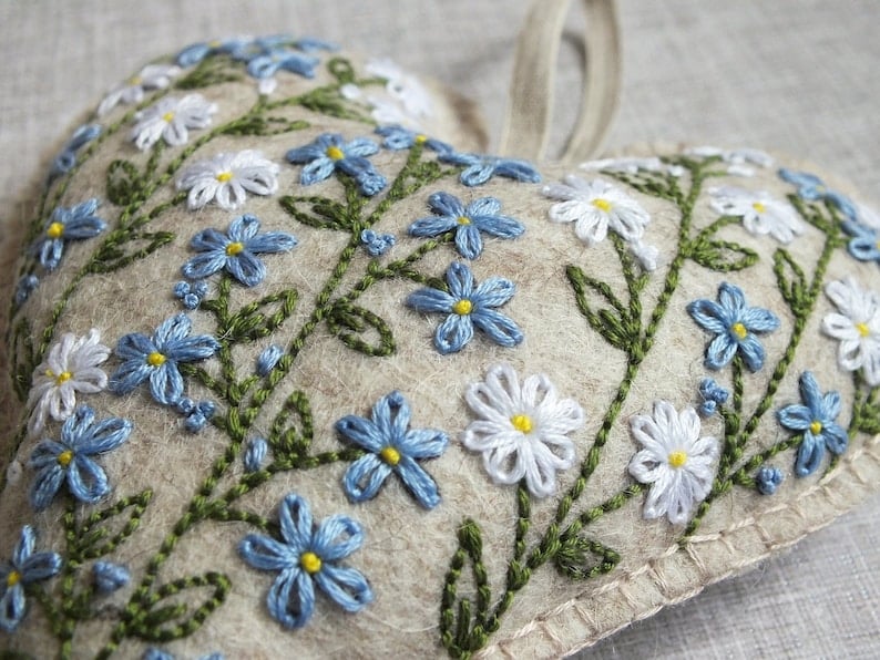 Heart Wildflower Embroidery Set