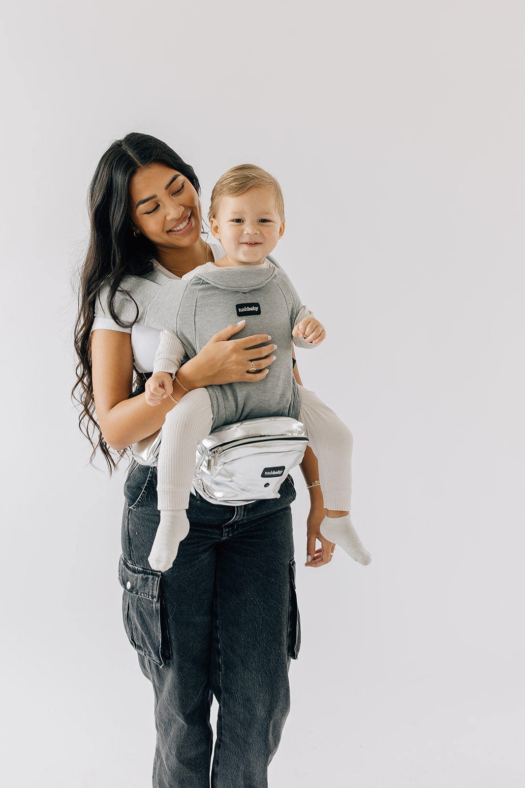 Hands free baby hip carrier