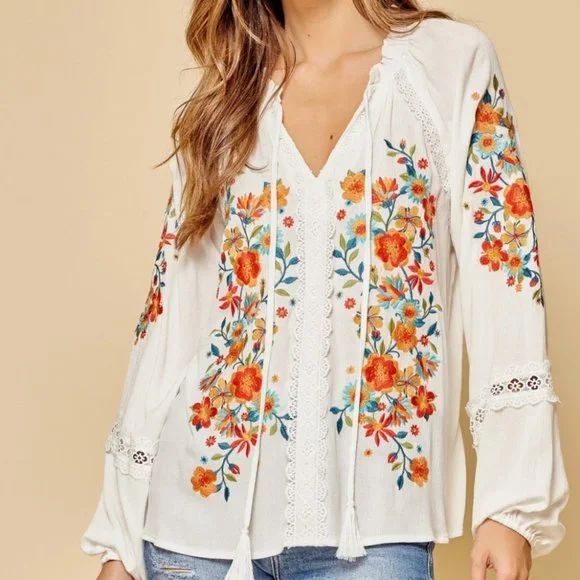 🔥The last day of sale 60% off - Boho floral embroidered tassel tie top