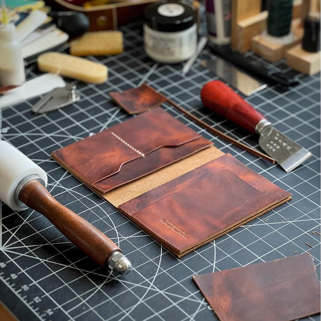 𝐇𝐎𝐏𝐇𝐔𝐑𝐑𝐘® Handmade Premium Leather Passport Wallet