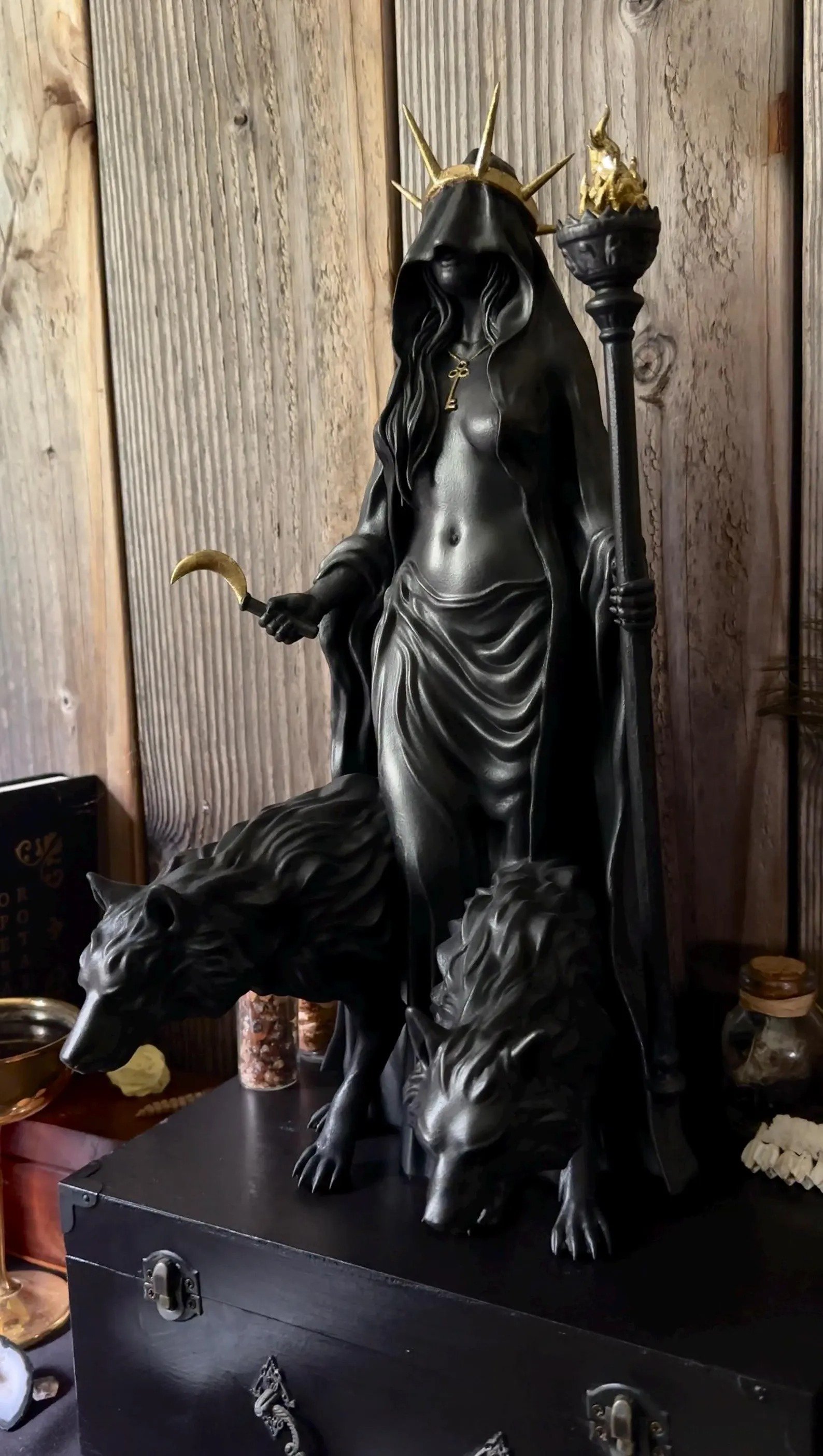 🔥Last Day 70% OFF🔮Hekate Niktipolos, The Witch of The Night🧙‍♀️