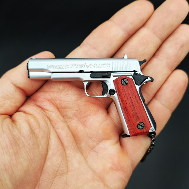 1:3 solid wood handle M1911 model alloy keychain