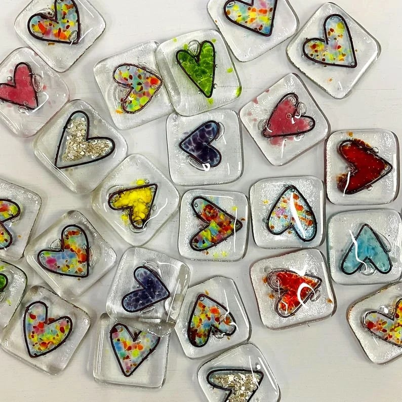 🔥Last Day 70% OFF - 💝Fused Glass Heart Pocket Token