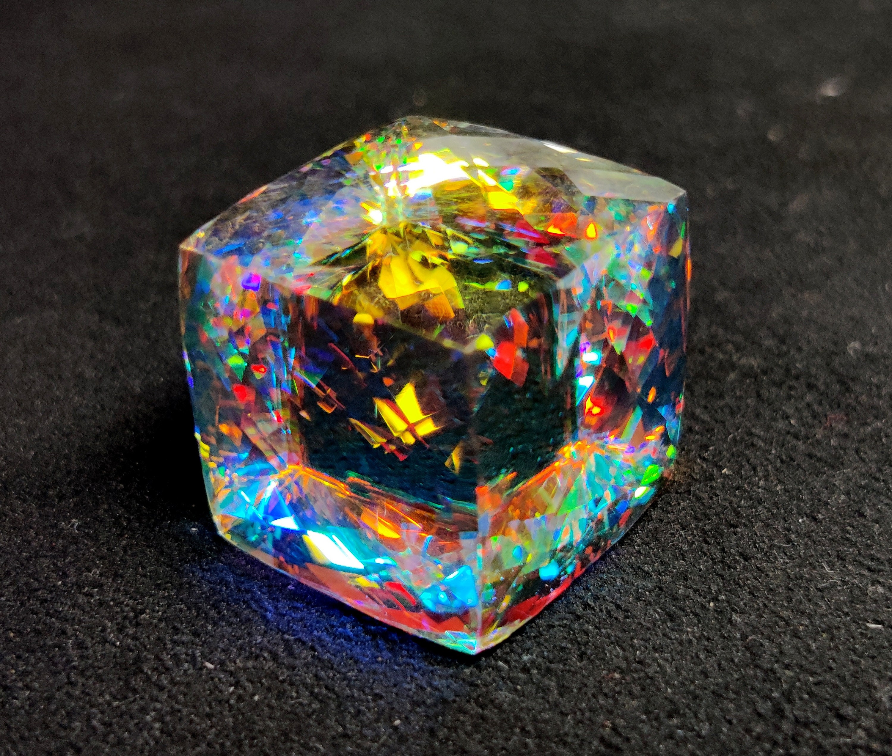MYSTIC TOPAZ Pixel Gemstone