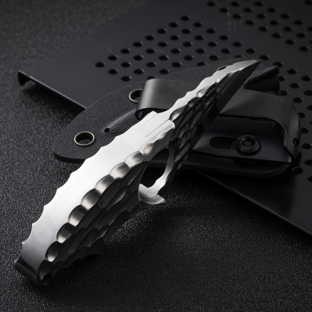 Small tank keel integrated sharp EDC portable knife
