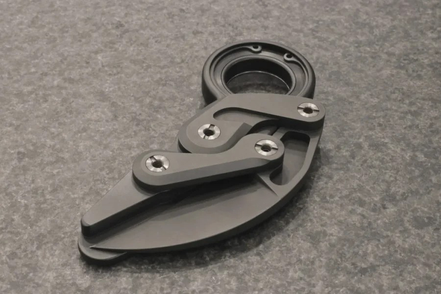 Handmade Portable folding Multifunctional mechanical claw knife