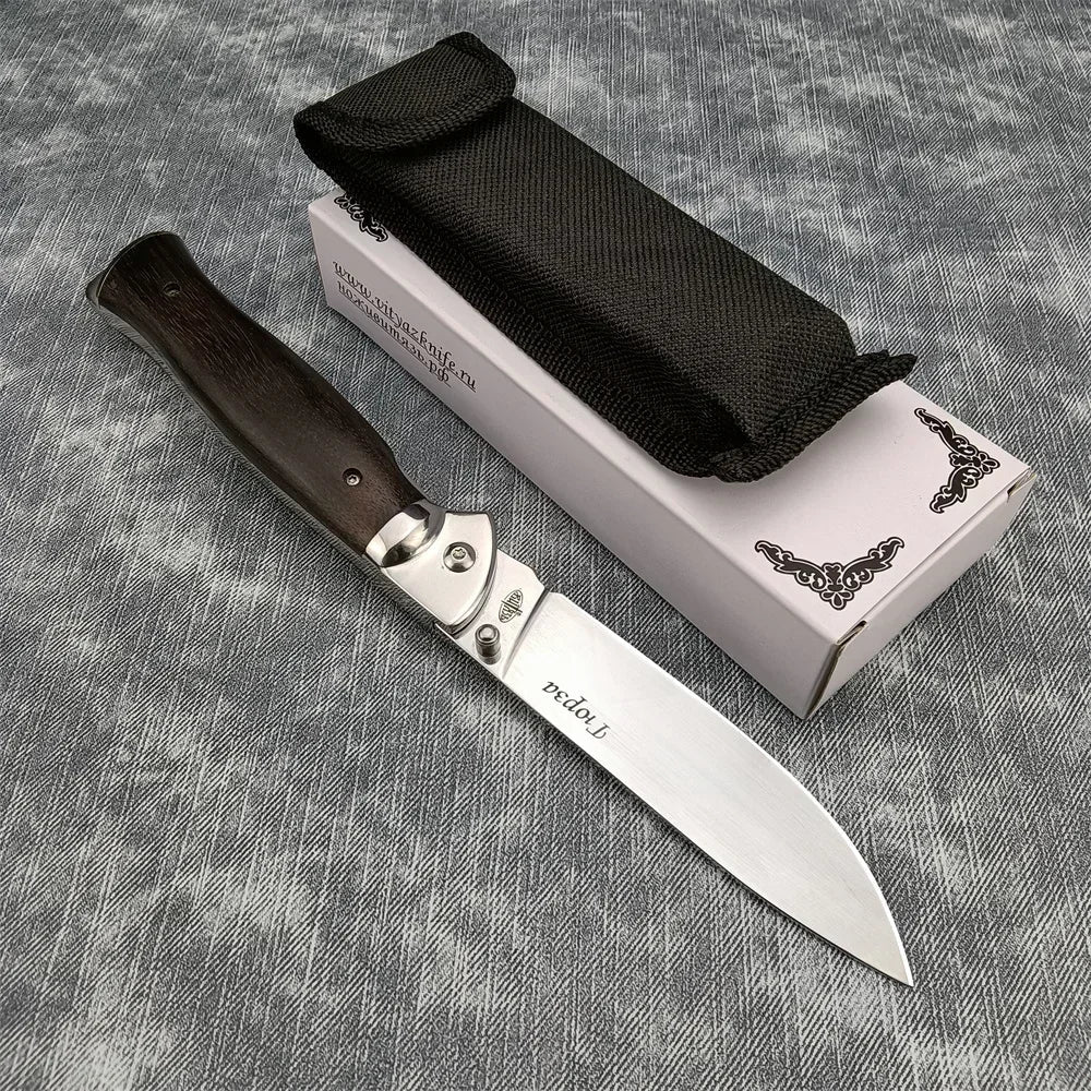 Premium Pocket Knife •