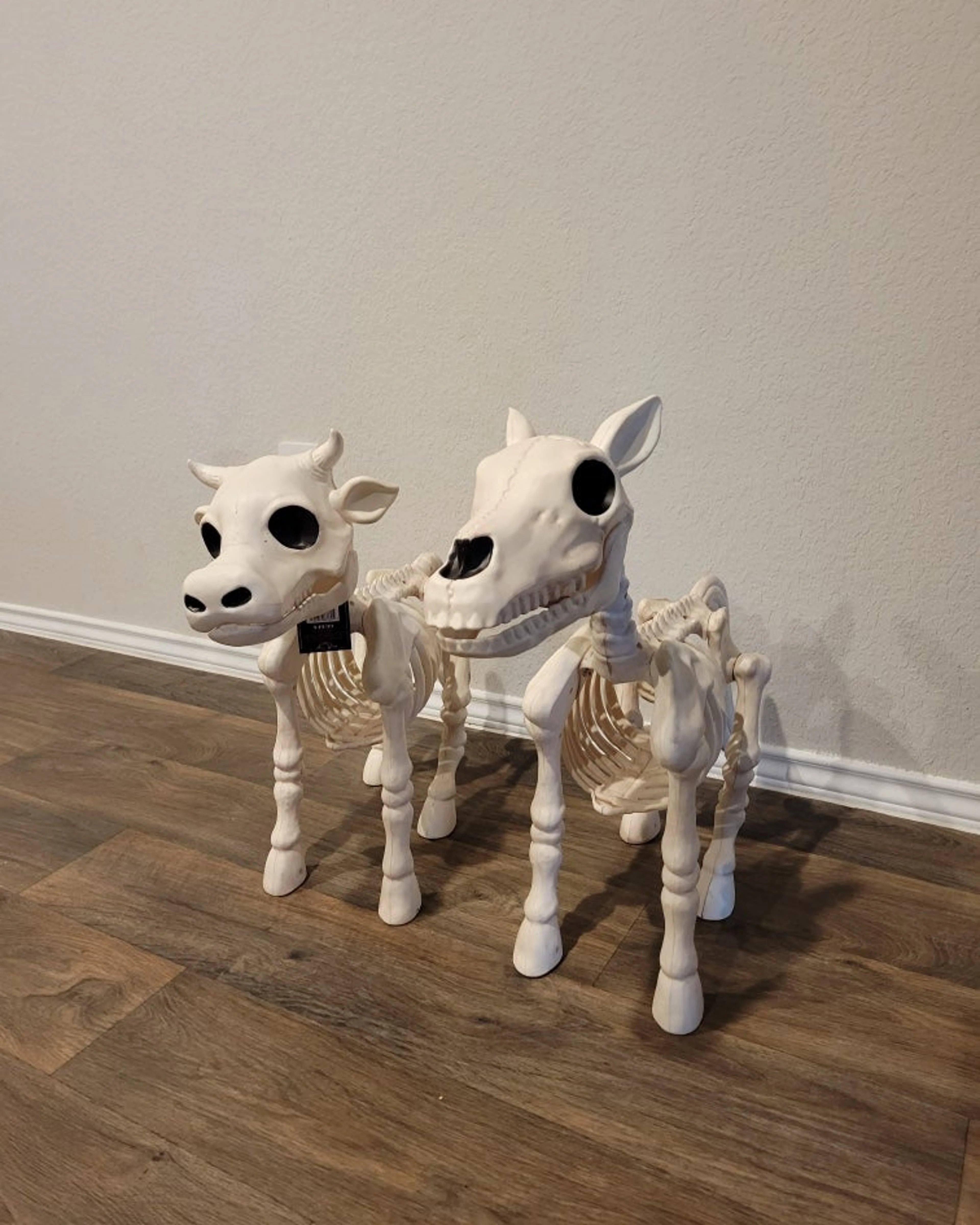 LAST DAY 50% OFF🔥Cow & Horse Skeleton Halloween Decorative Prop