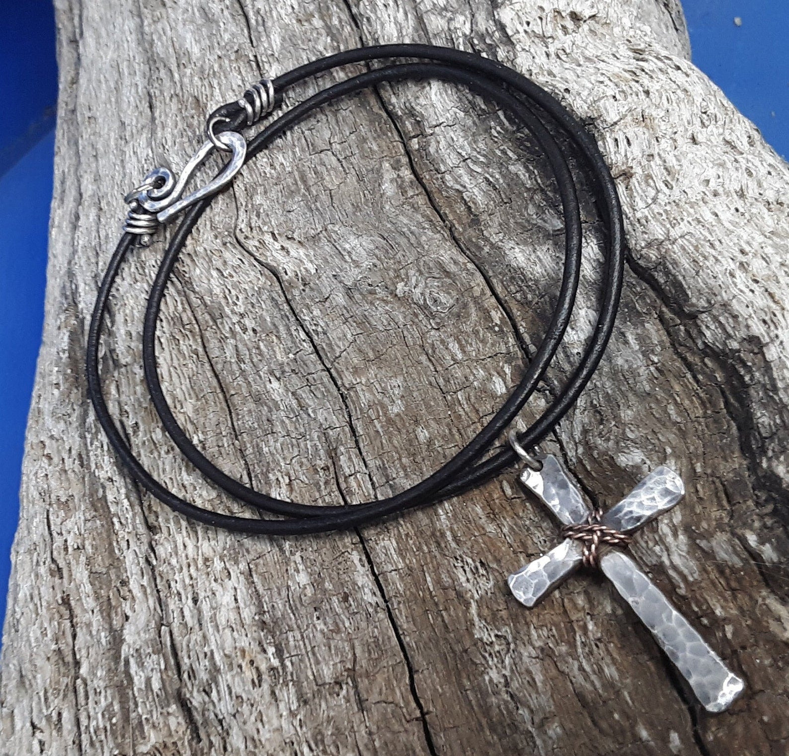 ✝️ 100% Handmade Silver Cross Healing The Soul(𝐂𝐡𝐚𝐝 𝐒𝐦𝐢𝐭𝐡 𝐇𝐚𝐧𝐝𝐦𝐚𝐝𝐞®)