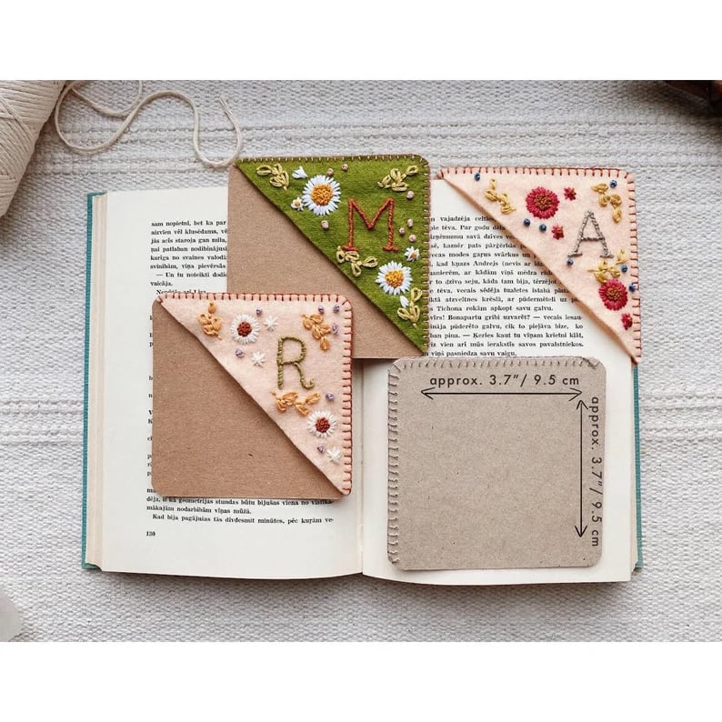 (🌲Early Christmas Sale- 50% OFF) Personalized hand embroidered corner bookmark