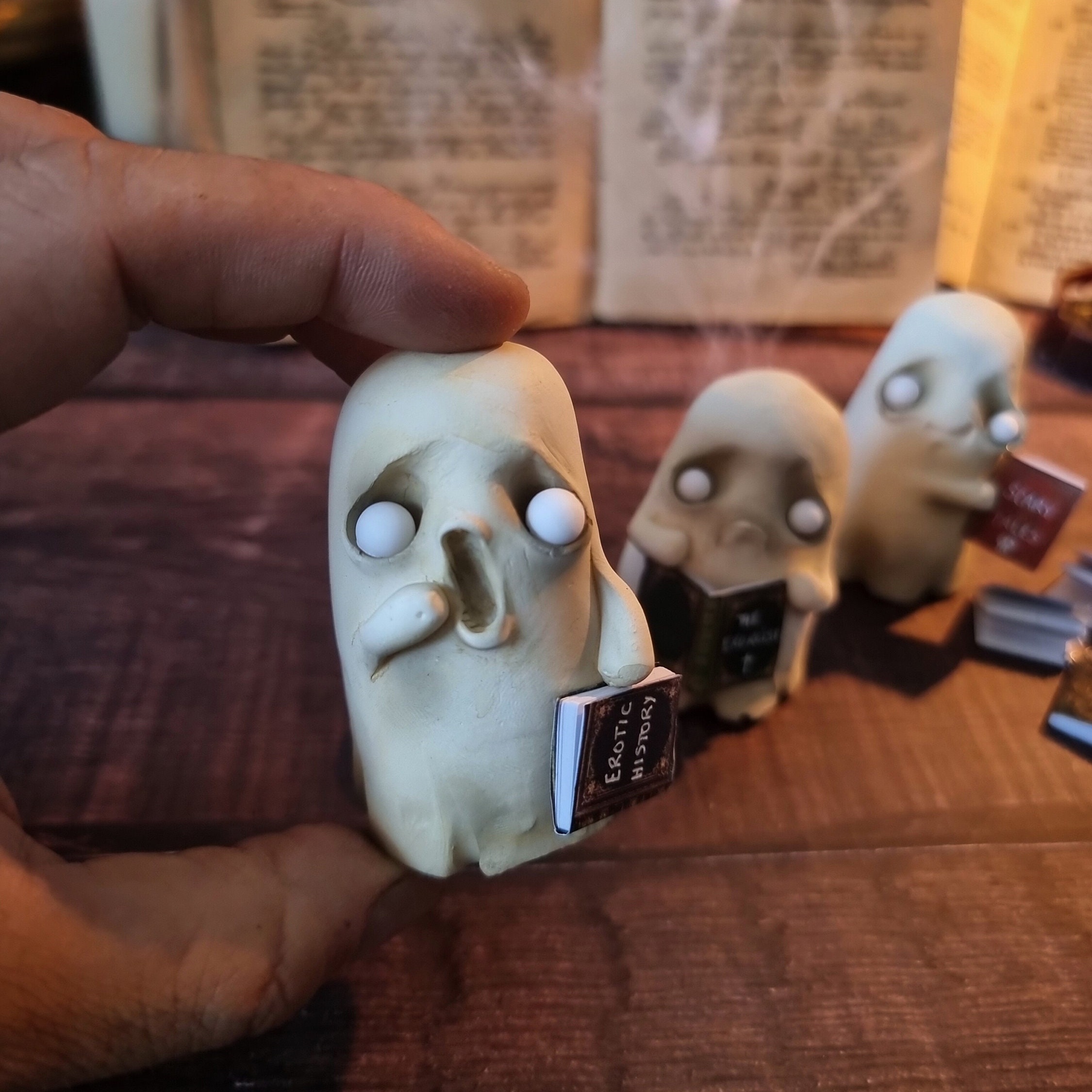 👻Funny Reading Book Ghosts Ornament