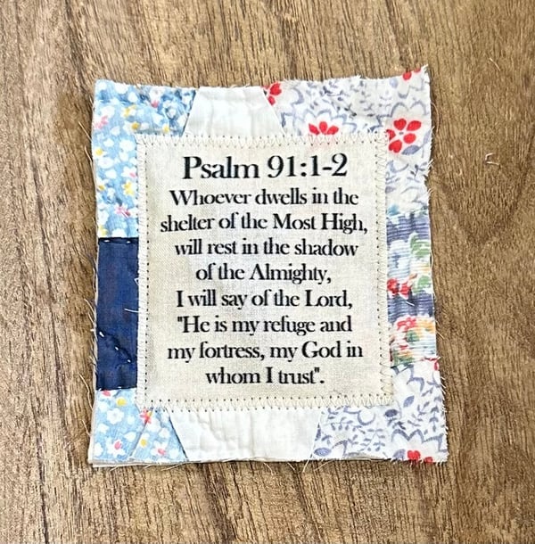 🎁Prayer Quilt with cross inside✝️
