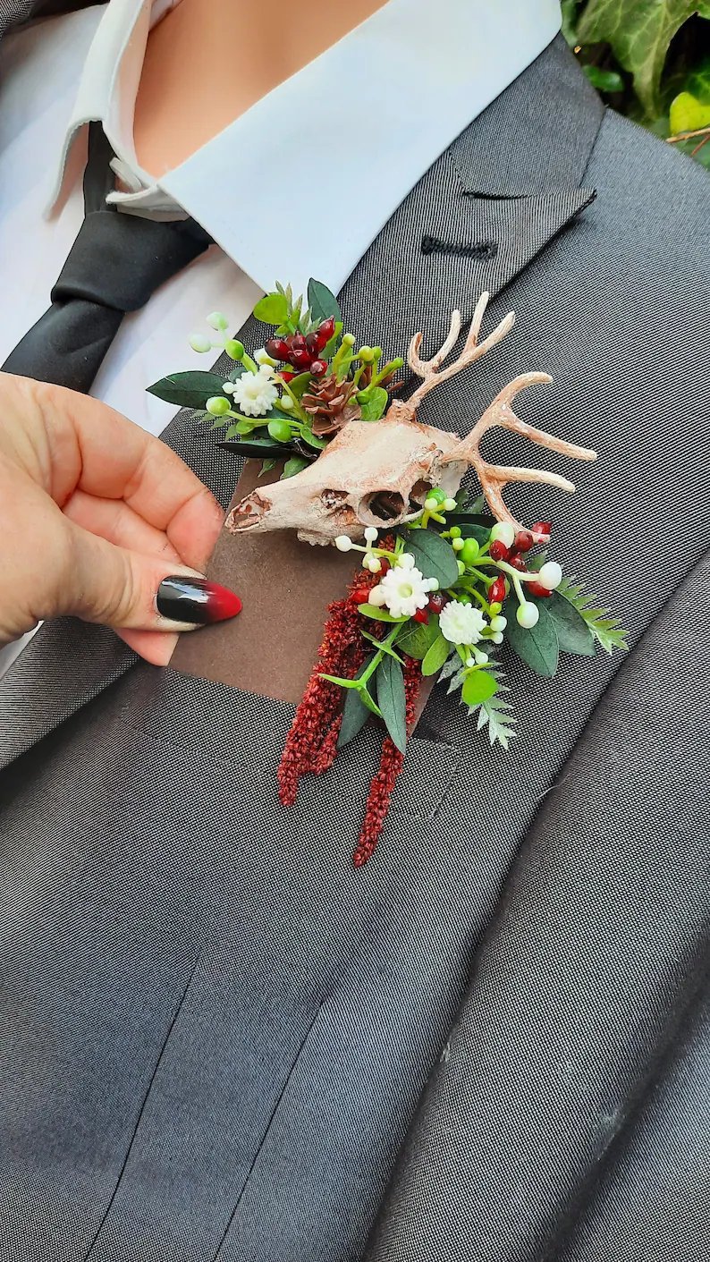 🎁TikTok Last Day Sale - 70% OFF💀 Floral krampus horror skull pocket square boutonnière