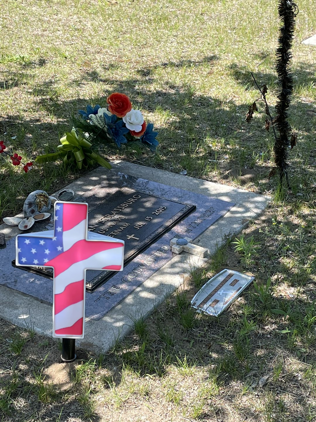 💝American Flag Eternal Light Cross In Memory of a Favorite Person