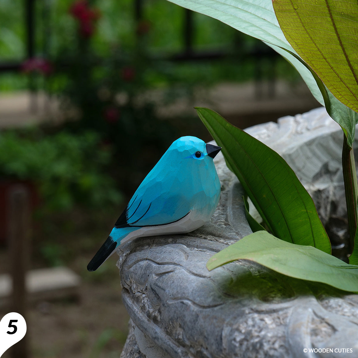 <strong>Handmade</strong> Miniature Bird Figurines