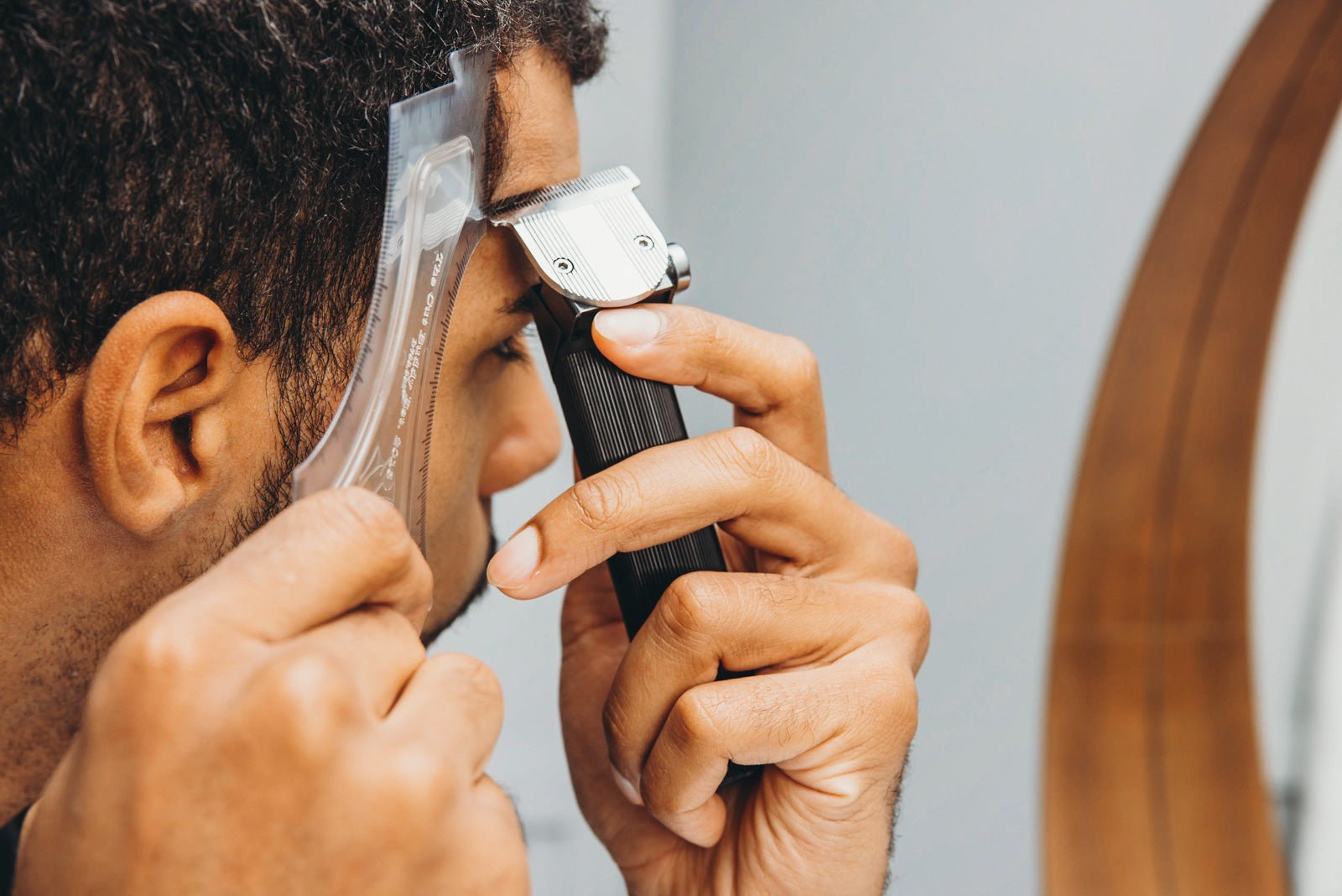 🔥Last Day Promotion 70% OFF🔥Hair Edge Up Trimmer Guide and Beard Shaping Stencil Tool