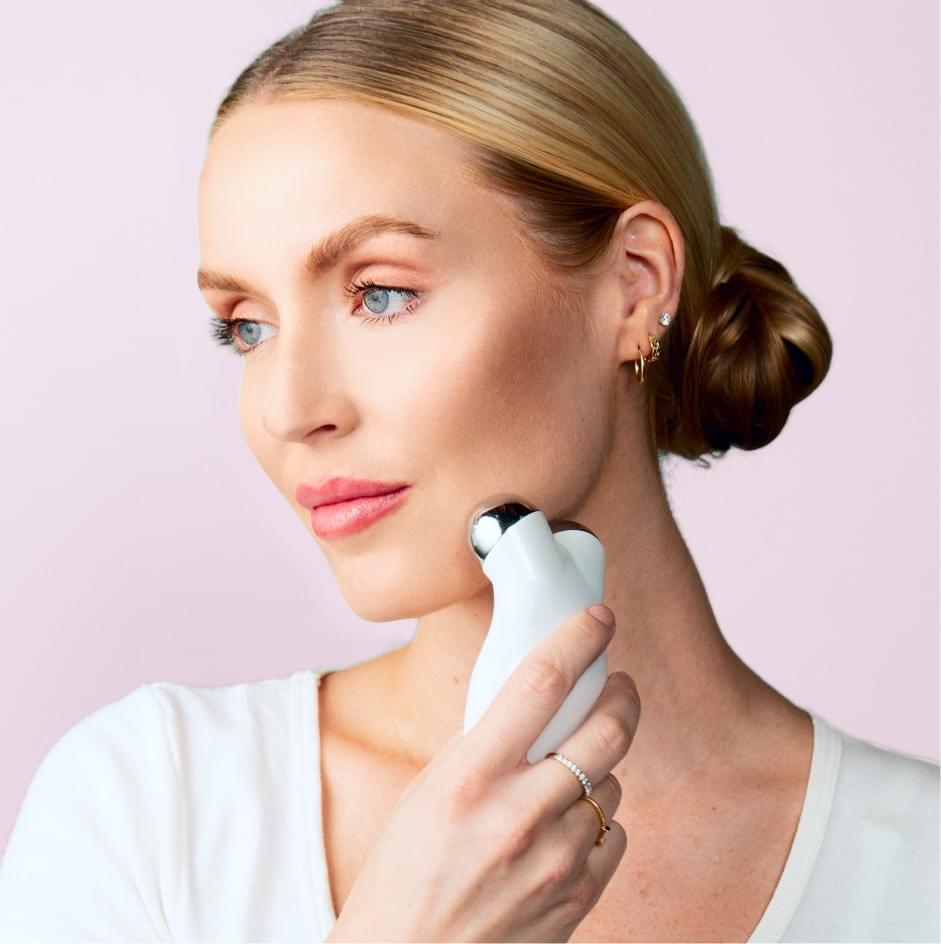 🔥 Last Day 60% OFF - Microcurrent Facial Sculpting Device