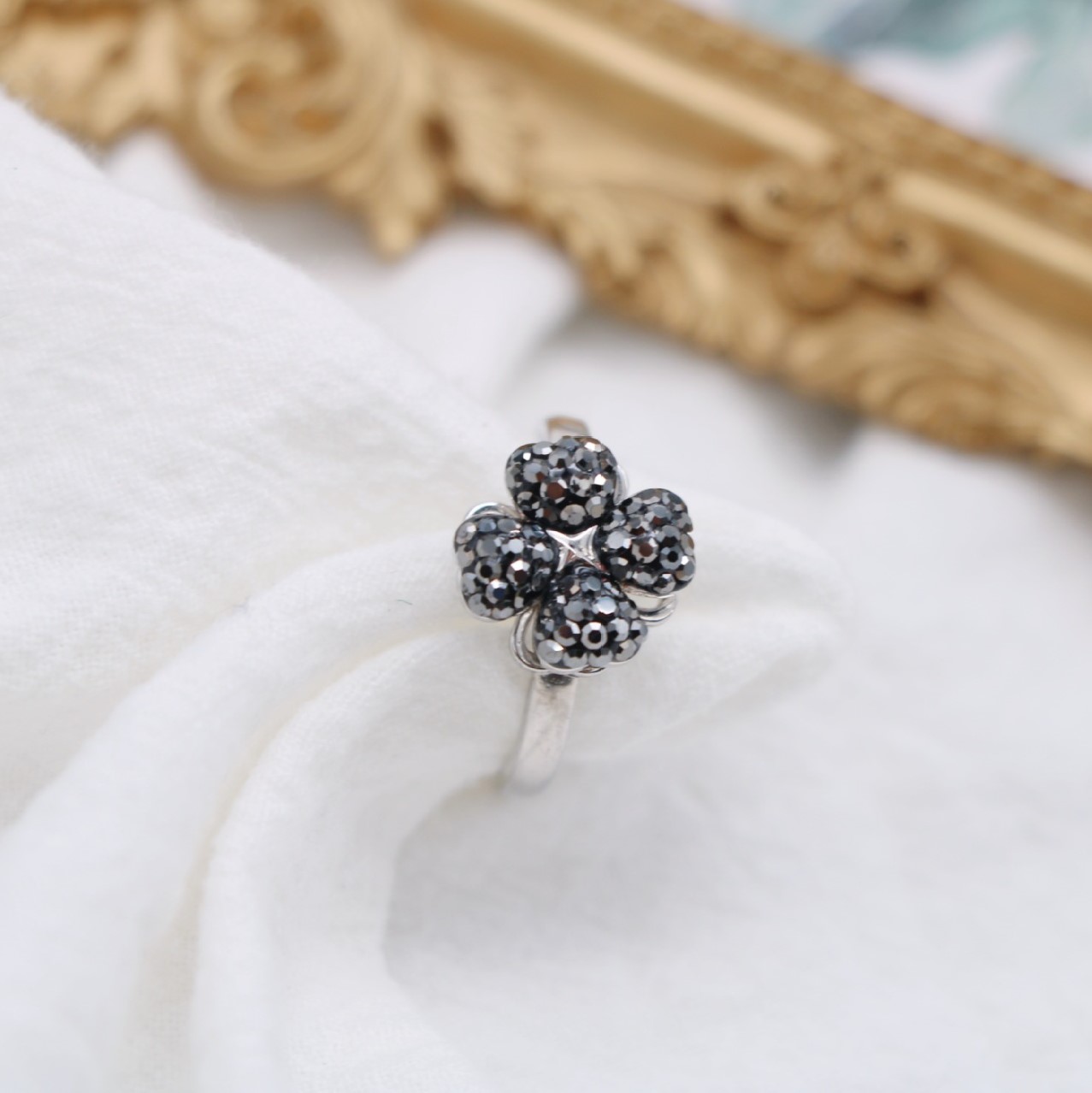 (🎅EARLY CHRISTMAS SALE-49% OFF)🎁Four-Leaf Clovers Rotating Ring - Buy 3 Free Shipping