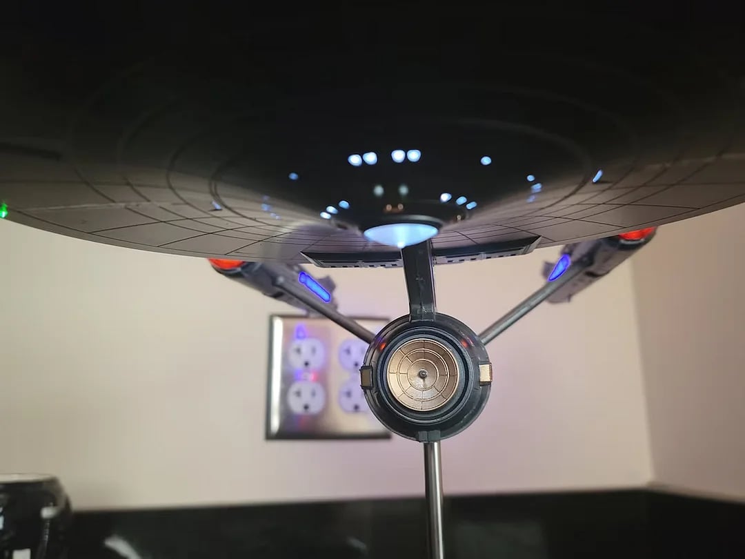 (🔥LIMITED EDITION) U.S.S. Enterprise 1:1000 Scale Set Prop Replica Model