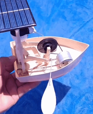 💖Solar-Powered Rowing Robot
