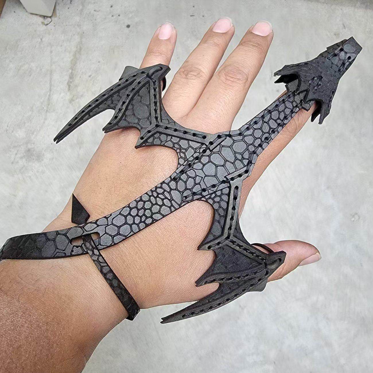 Last Day Sale-Dragon Hand Cuff