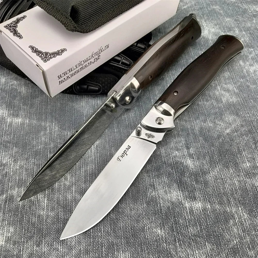 Premium Pocket Knife •