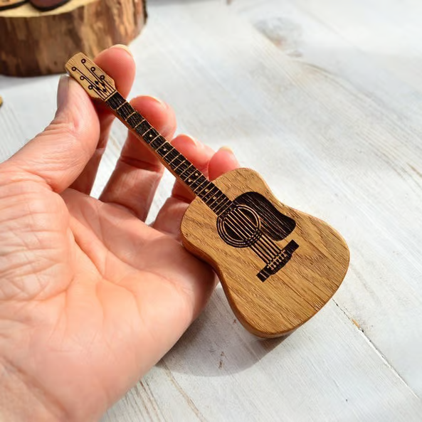 🔥Heißer Verkauf 49% Rabatt🎸Holz-Pickbox mit Ständer