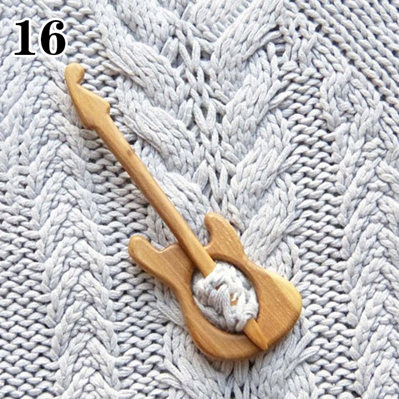 🔥LAST DAY 50% OFF🔥Brooch pin with wooden animal pattern (sweater clip)