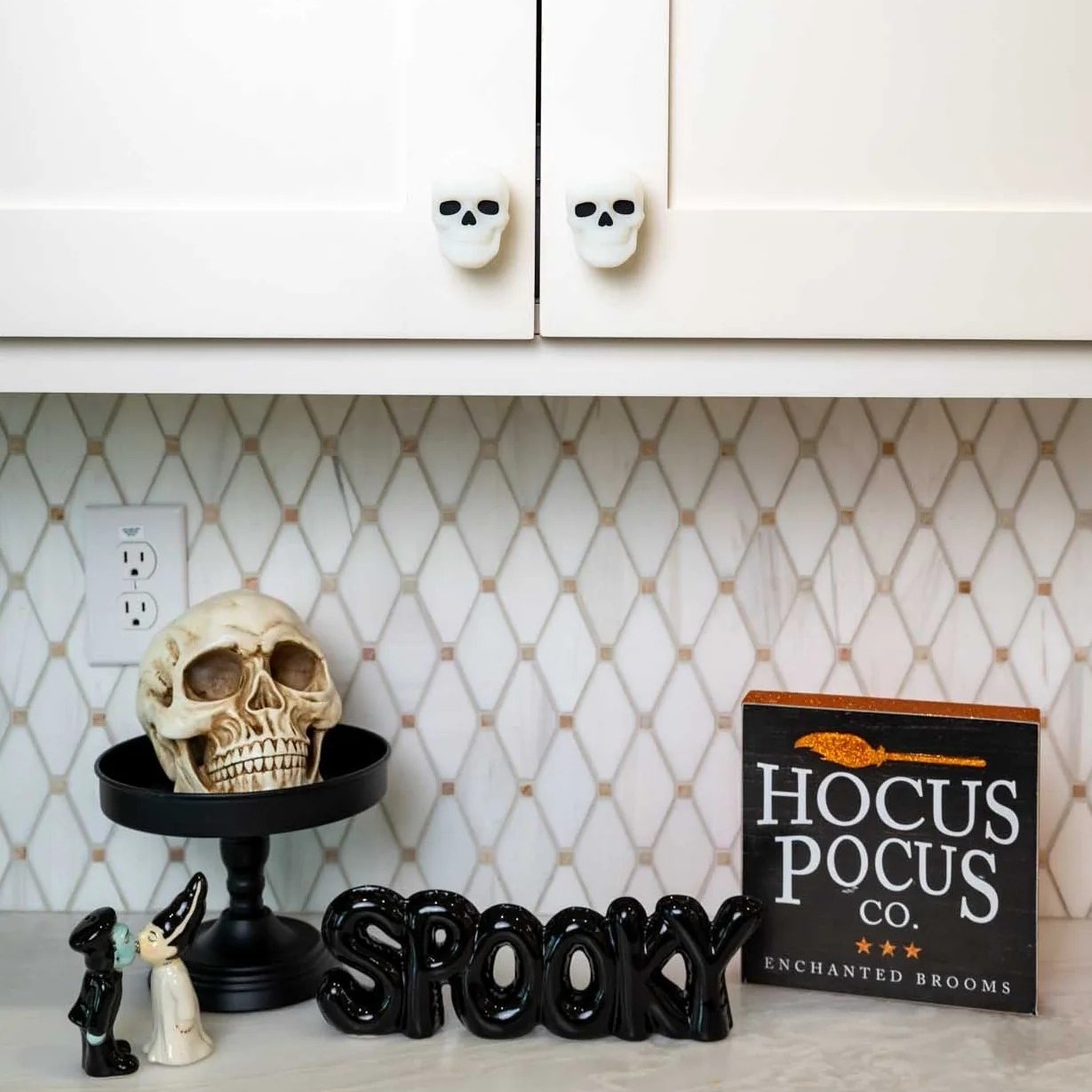 💥LAST DAY SALE 50% OFF💥2 pcs Glow-in-the-Dark Skull Knob Cover