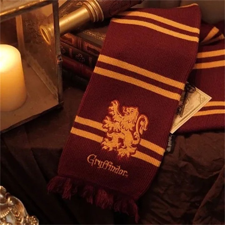 (🔥Last Day Promotion - 49% OFF) 🔥House Scarf with Crest