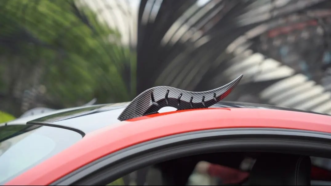 Car roof dragon corner modification