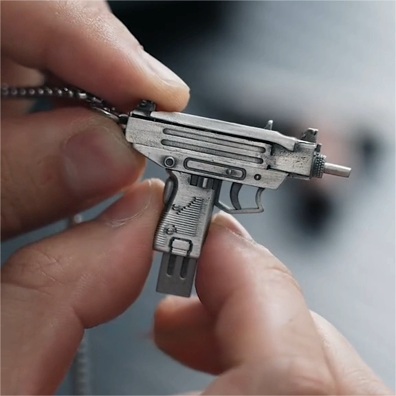 🔫Pendant Necklace Uzi Submachine Gun-😎Detachable ，BUY 2 FREE SHIPPING