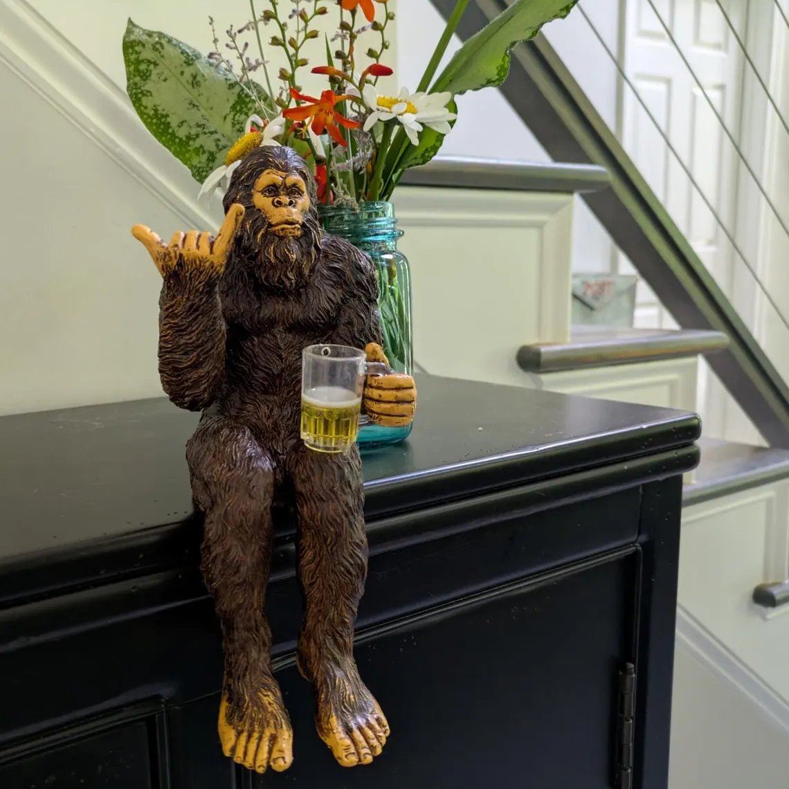 🔥Last Day 49% OFF-🦍🍺Party Bigfoot Sasquatch Yeti Statue Drinking Beer🤣