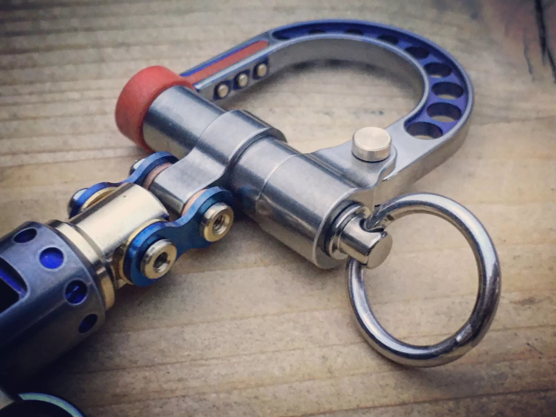EDC KEYCHAIN BI-CARABINER
