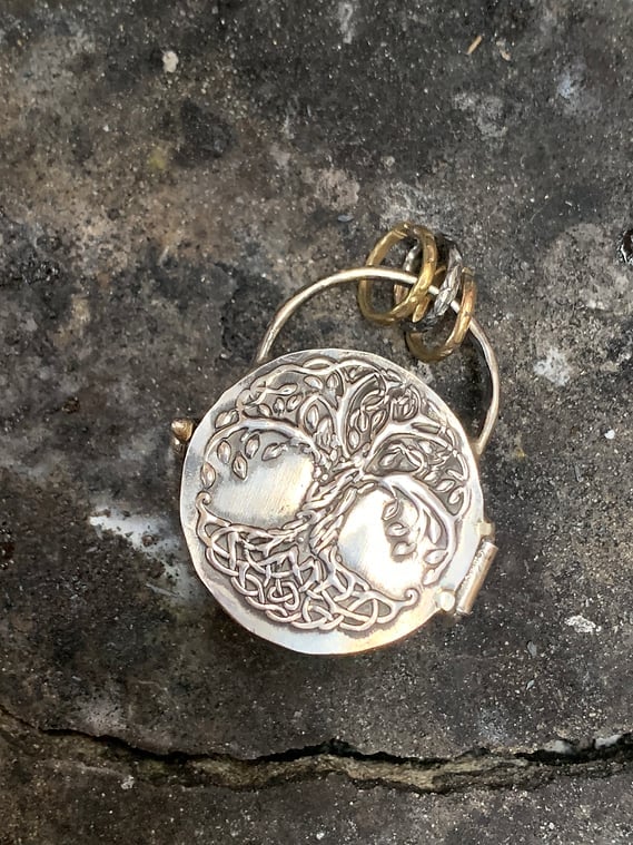 🎁TikTok Spring Last Day Promotion 70% OFF-🎁-🌙Triple moon silver locket with tree life