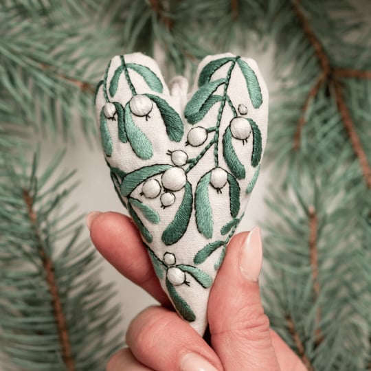 🔥Last Day Promotion 70% OFF🔥DIY Heart Shaped Hand Embroidered Christmas Ornament/Ornament Kit