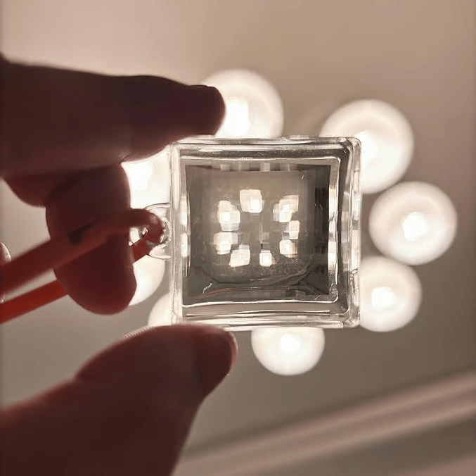 ⭐🌈Crystal Pixel Filter Stone Keychain: A Pocket - sized Photo Enhancer
