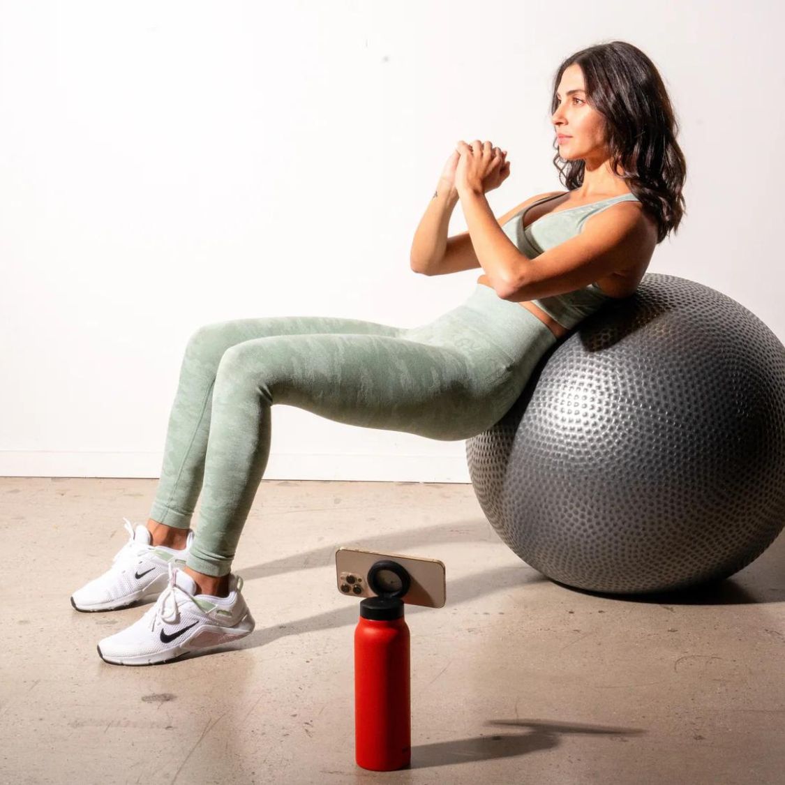 🔥Last Day Promotion 70% OFF🔥Bottle With Magnetic Stand⚡BUY 2 FREE SHIPPING