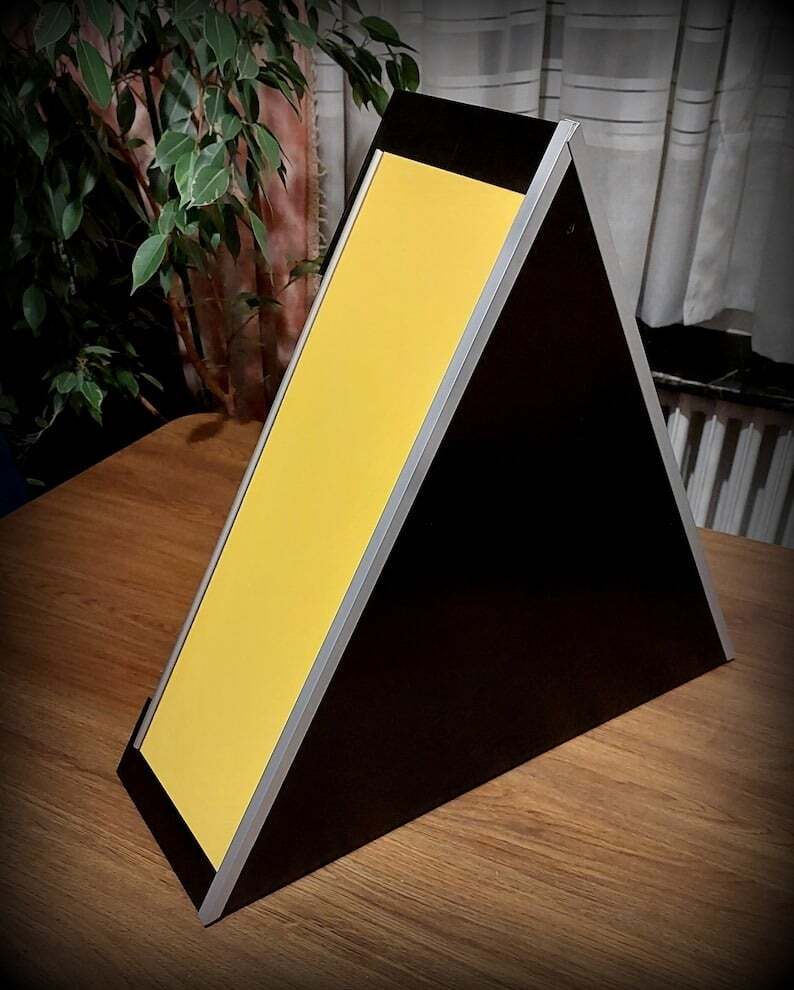 3D Alien Big Triangle Diorama Lamp