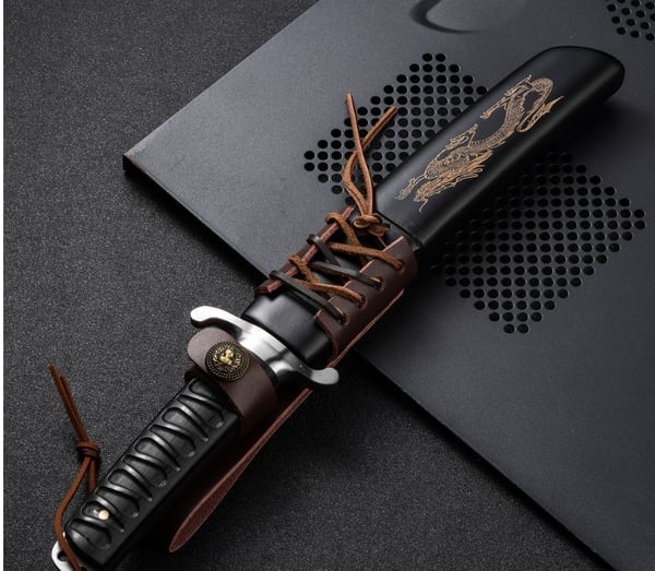 🗡️ Japanese Fixed Blade Knife – Hand-Forged Outdoor Knife with Phoenix Carved Sheath