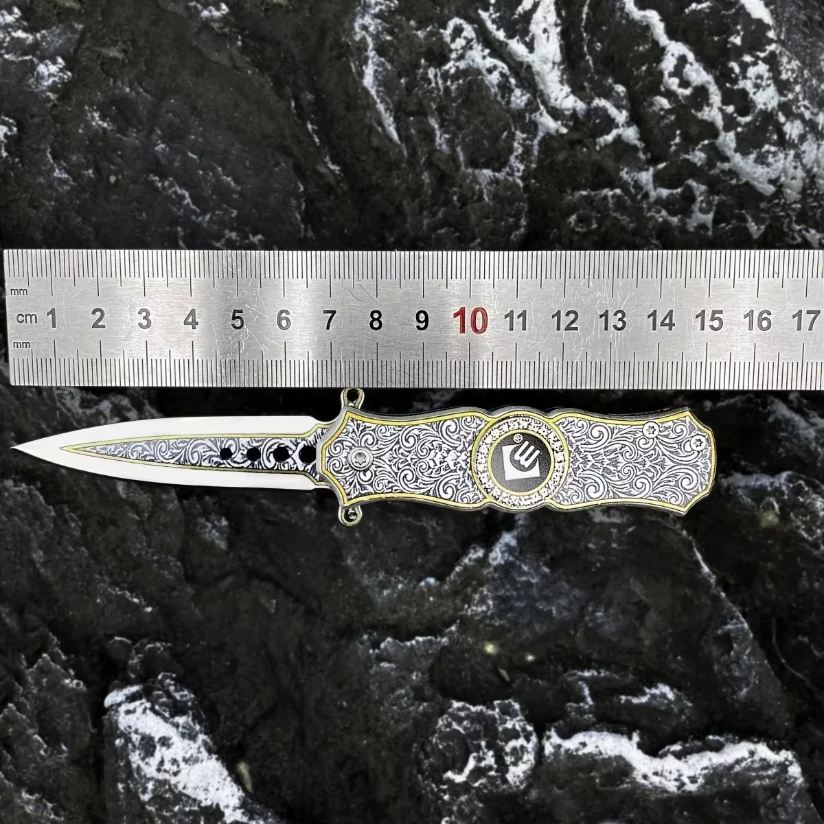Handcrafted Retro Spinner Pocket Knife – Functional Art in Motion