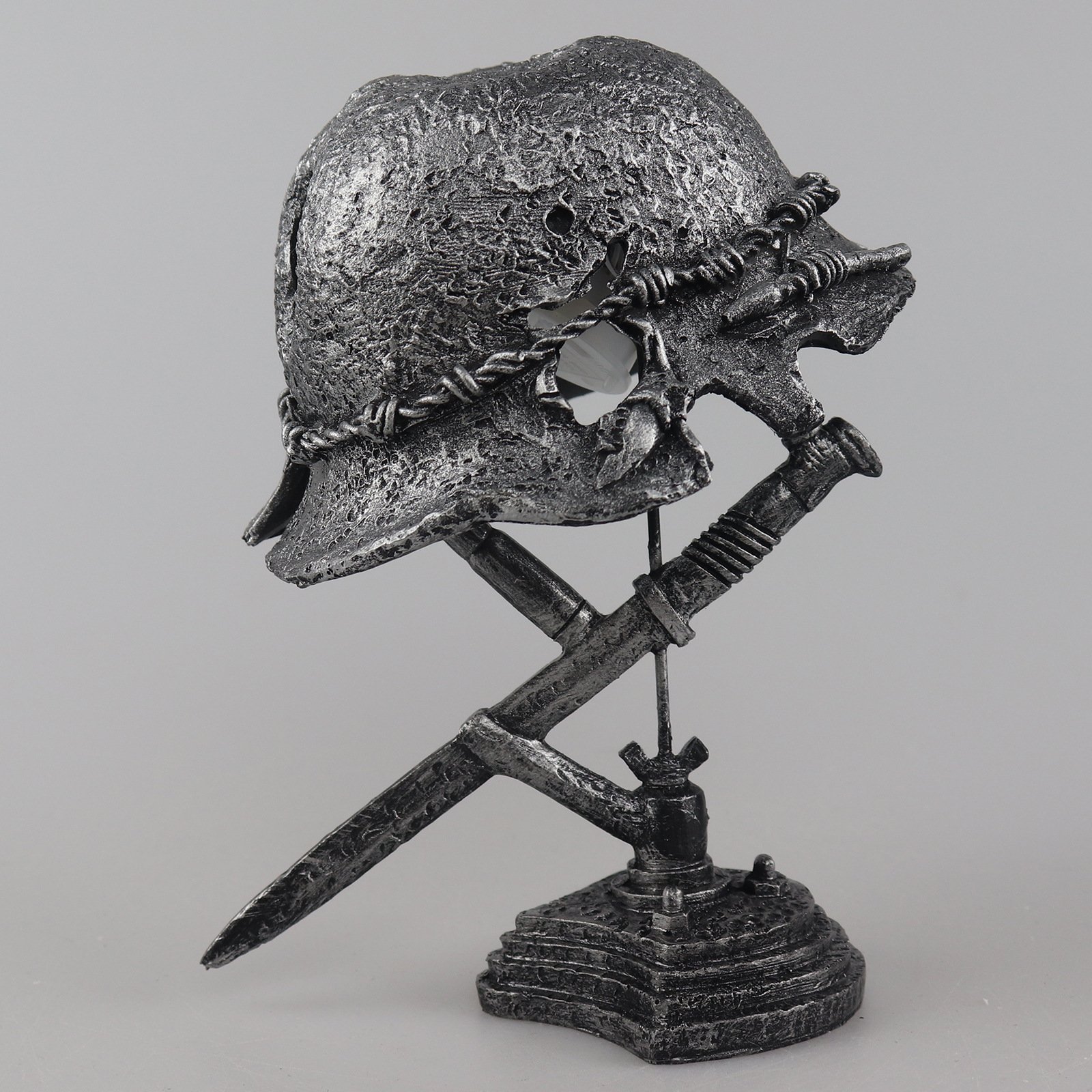 🔥Epochenübergreifende Lichtquelle— Stahlhelm-Helm-Tischlampe